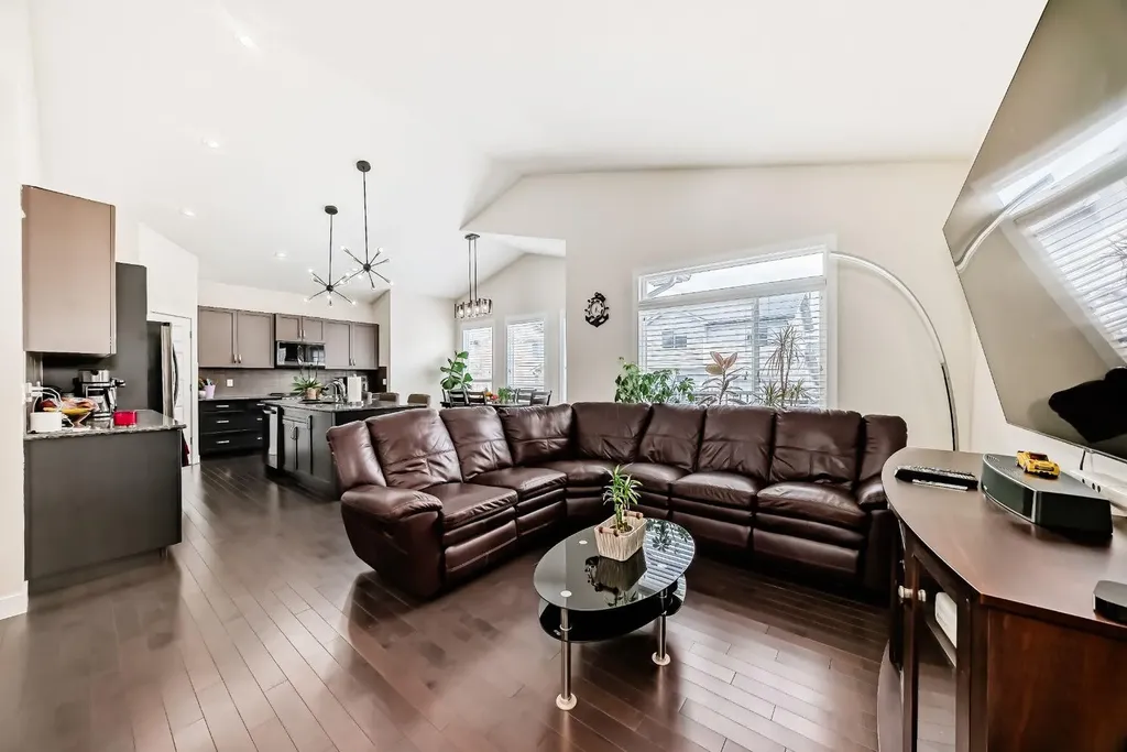 612 Montgomery Close SE High River AB T1V0B7