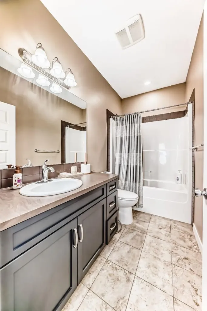 612 Montgomery Close SE High River AB T1V0B7