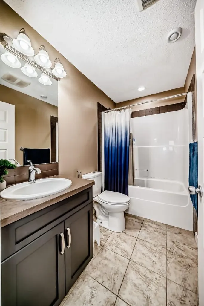612 Montgomery Close SE High River AB T1V0B7
