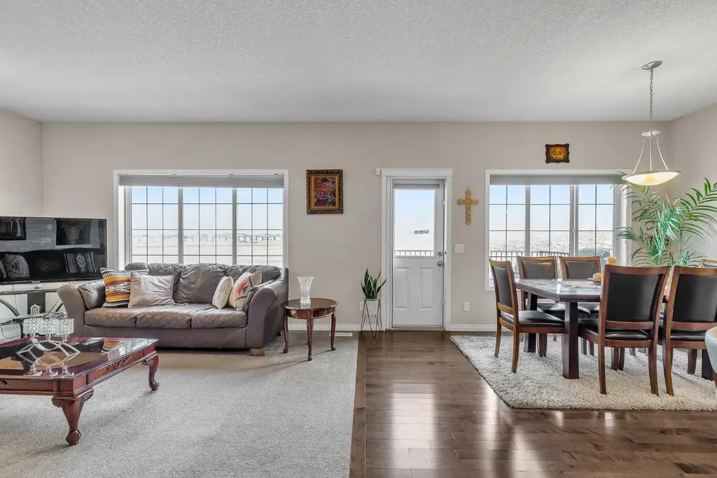 87 Panton Landing NW Calgary AB T3K 0W4