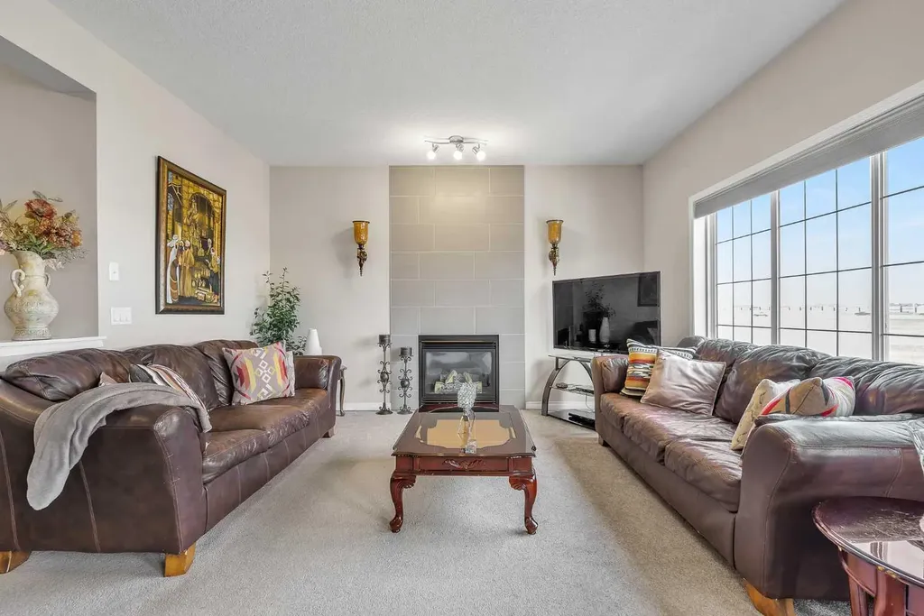 87 Panton Landing NW Calgary AB T3K 0W4