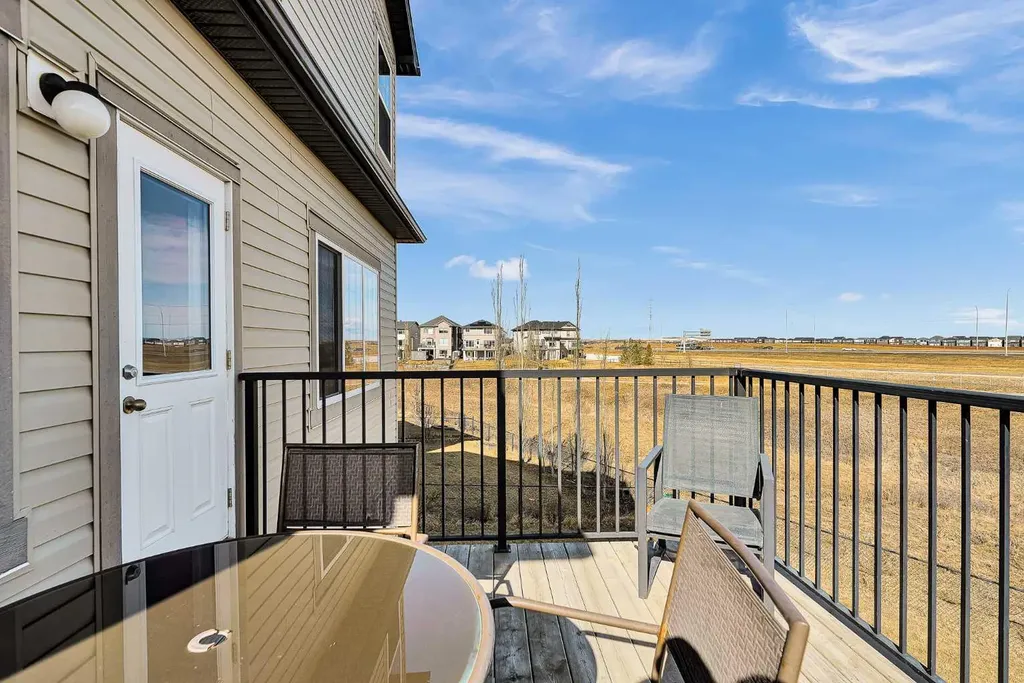 87 Panton Landing NW Calgary AB T3K 0W4