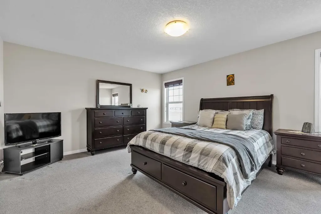 87 Panton Landing NW Calgary AB T3K 0W4