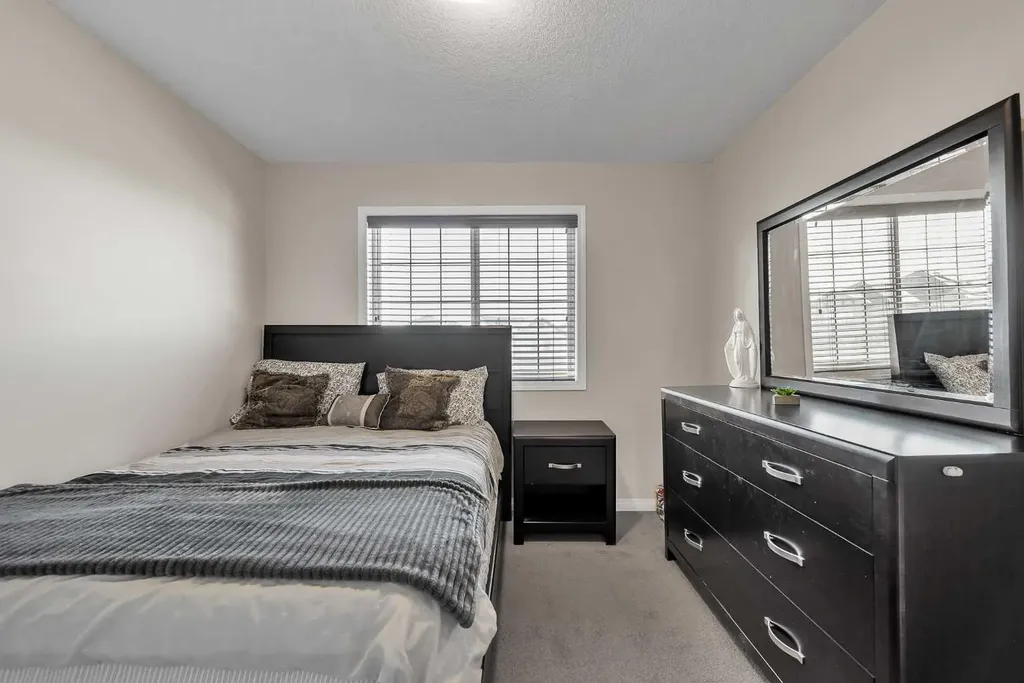 87 Panton Landing NW Calgary AB T3K 0W4