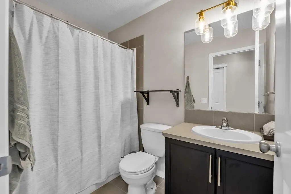87 Panton Landing NW Calgary AB T3K 0W4