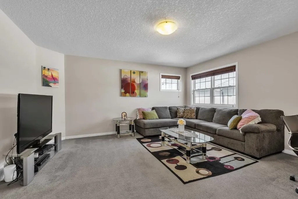 87 Panton Landing NW Calgary AB T3K 0W4