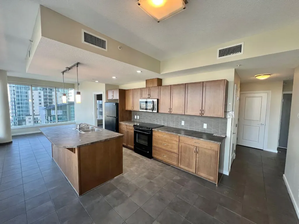 211 13 Avenue SE Calgary AB T2G 1E1