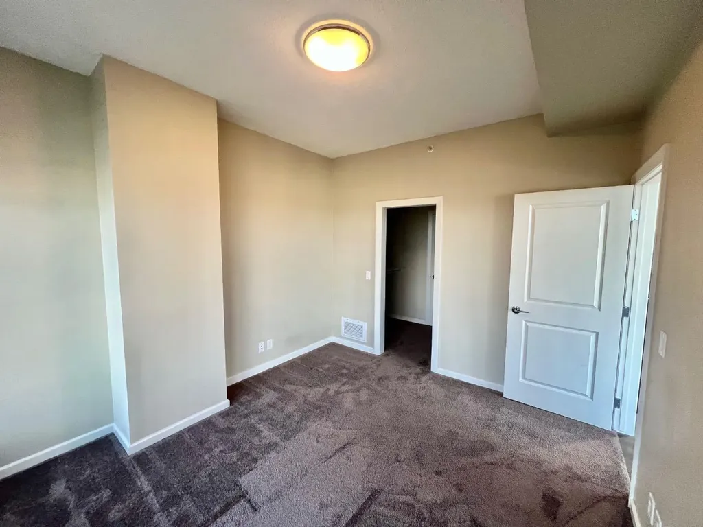 211 13 Avenue SE Calgary AB T2G 1E1