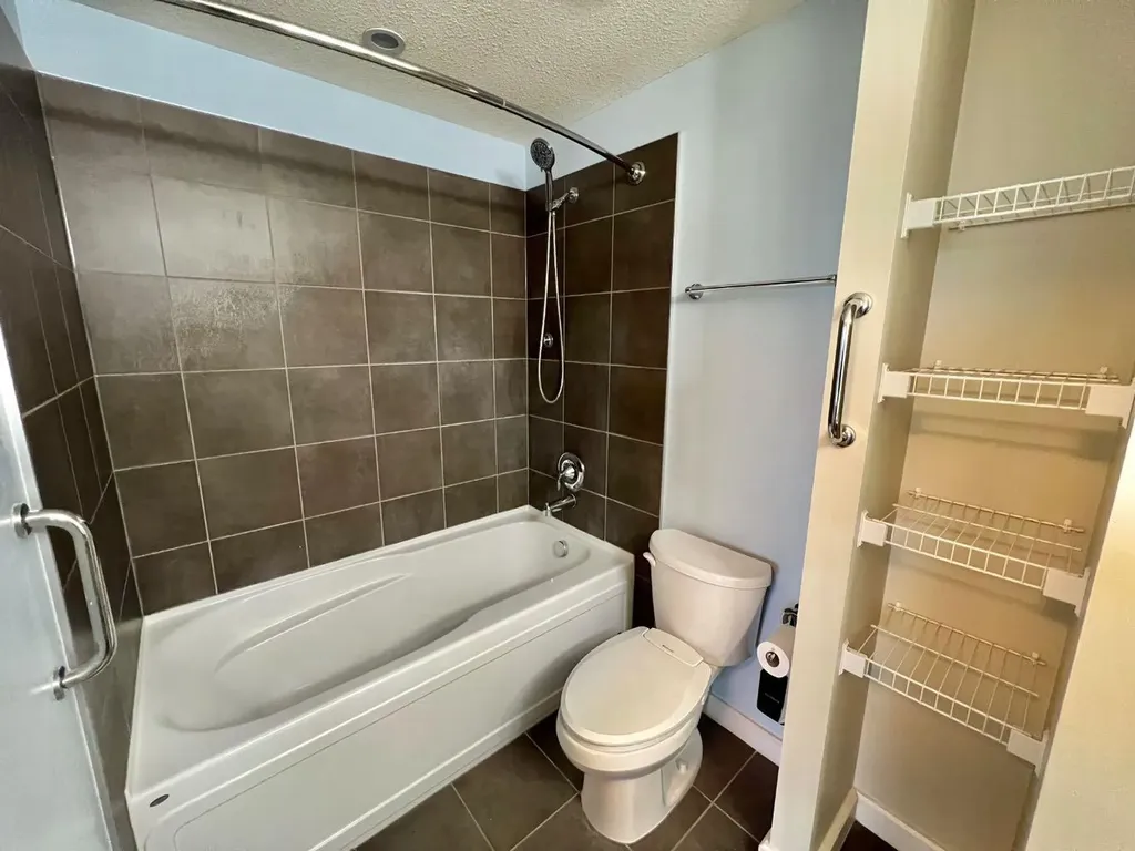 211 13 Avenue SE Calgary AB T2G 1E1