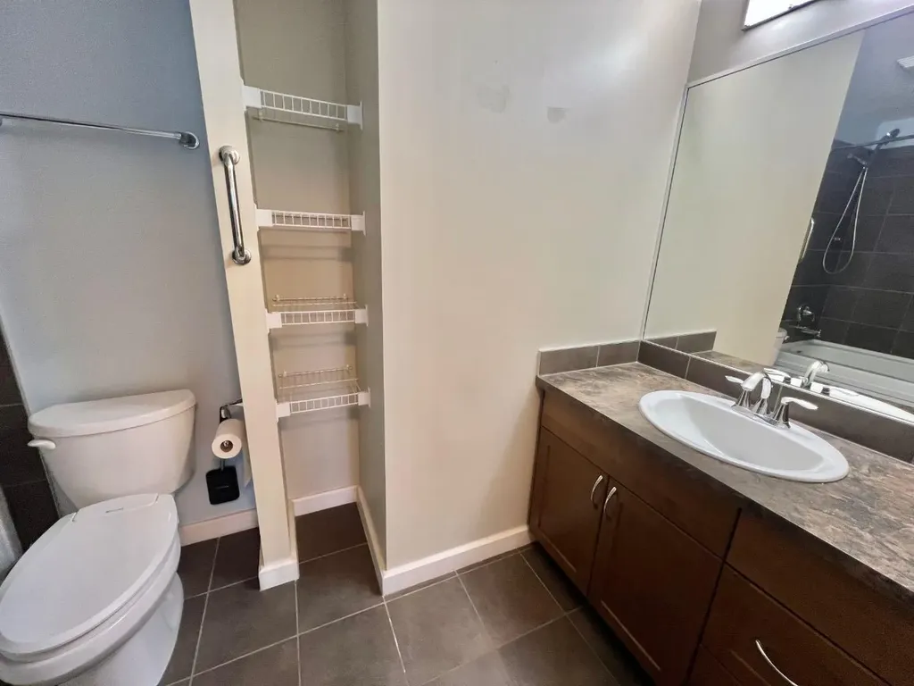 211 13 Avenue SE Calgary AB T2G 1E1