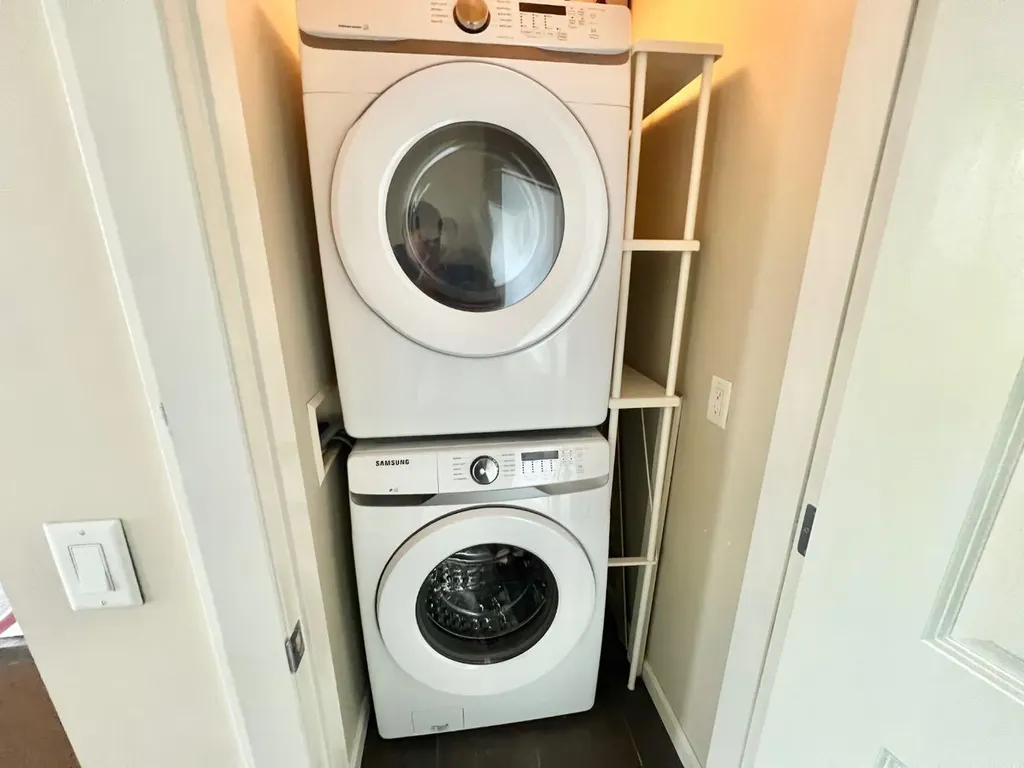 211 13 Avenue SE Calgary AB T2G 1E1