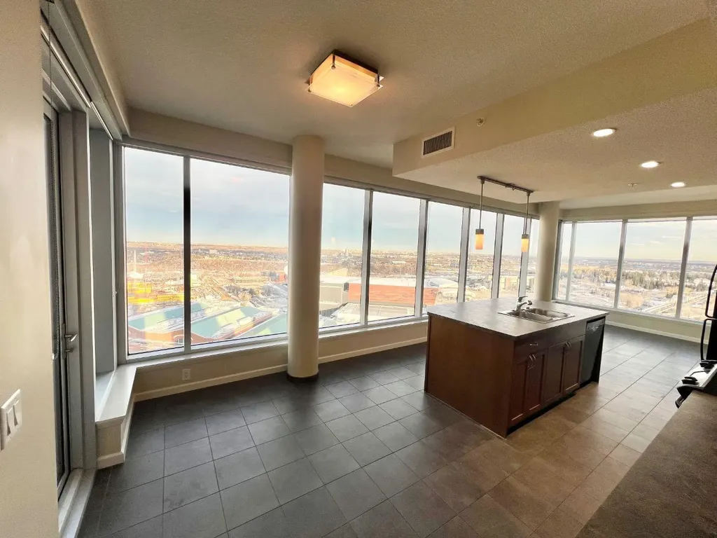 211 13 Avenue SE Calgary AB T2G 1E1
