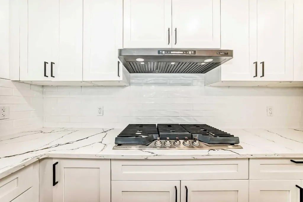264 99 Avenue SE Calgary AB T2J0J1