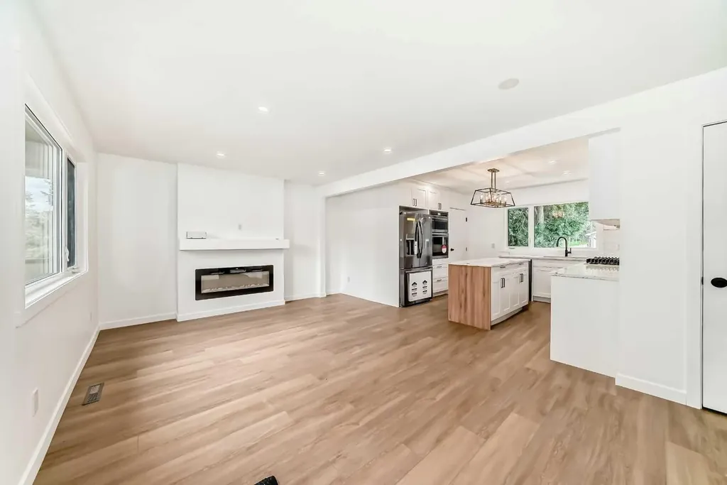264 99 Avenue SE Calgary AB T2J0J1