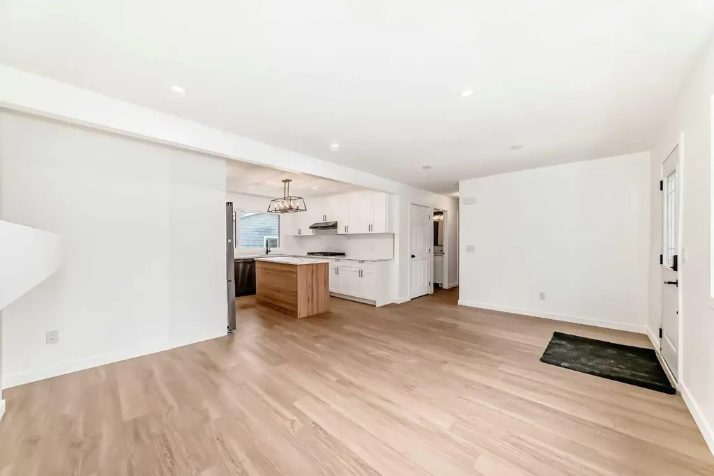 264 99 Avenue SE Calgary AB T2J0J1