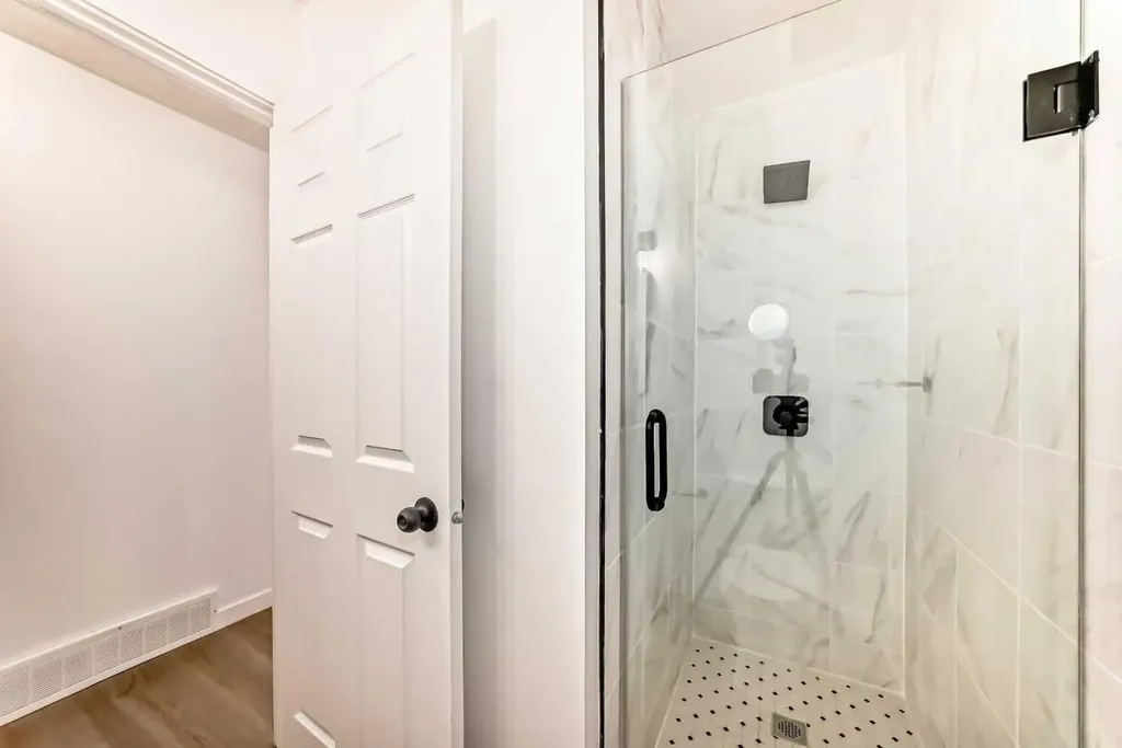 264 99 Avenue SE Calgary AB T2J0J1