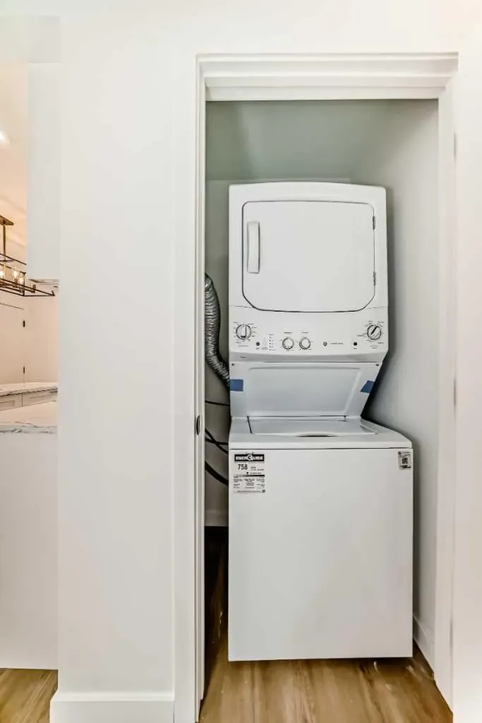 264 99 Avenue SE Calgary AB T2J0J1