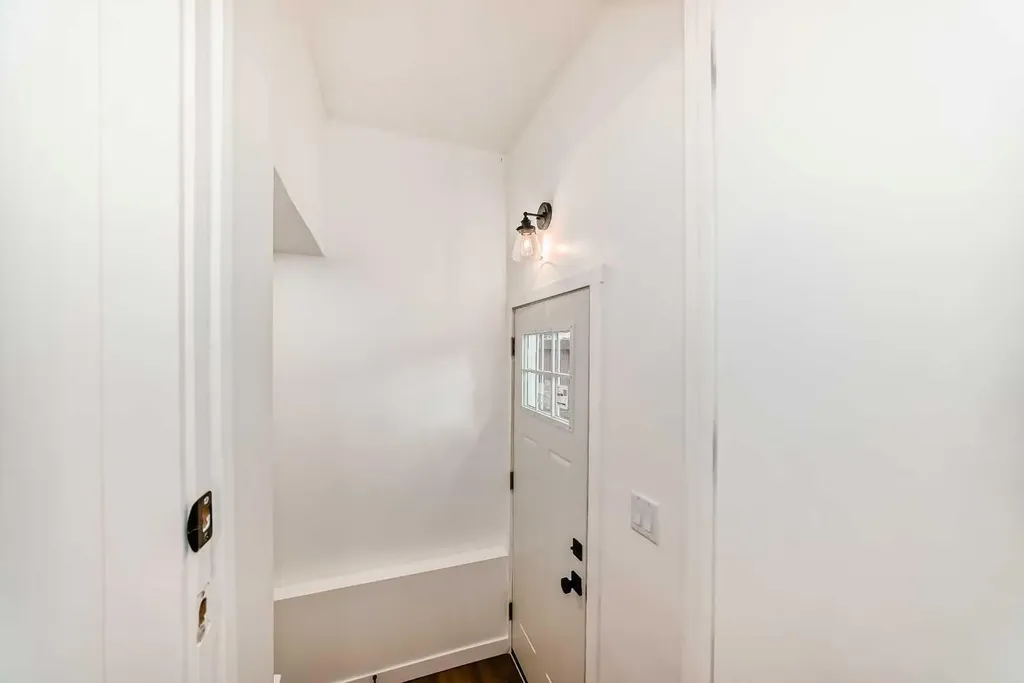 264 99 Avenue SE Calgary AB T2J0J1