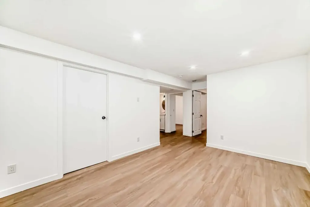 264 99 Avenue SE Calgary AB T2J0J1
