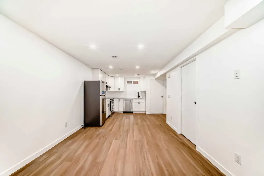 264 99 Avenue SE Calgary AB T2J0J1