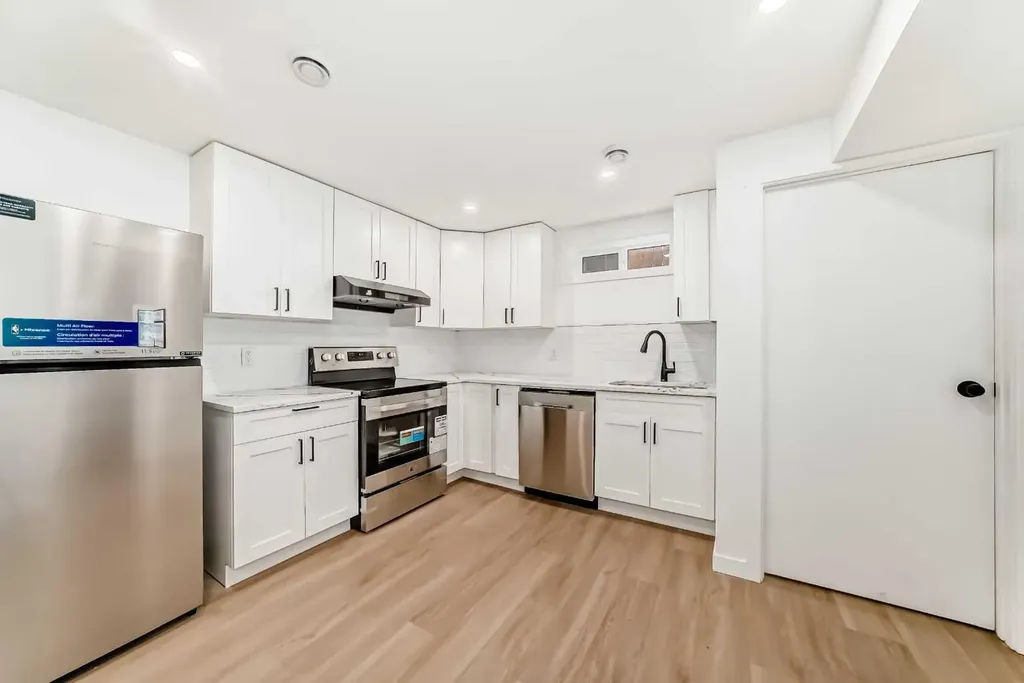 264 99 Avenue SE Calgary AB T2J0J1
