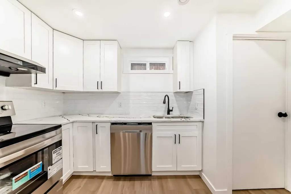 264 99 Avenue SE Calgary AB T2J0J1