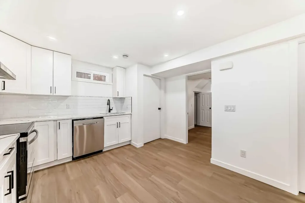 264 99 Avenue SE Calgary AB T2J0J1