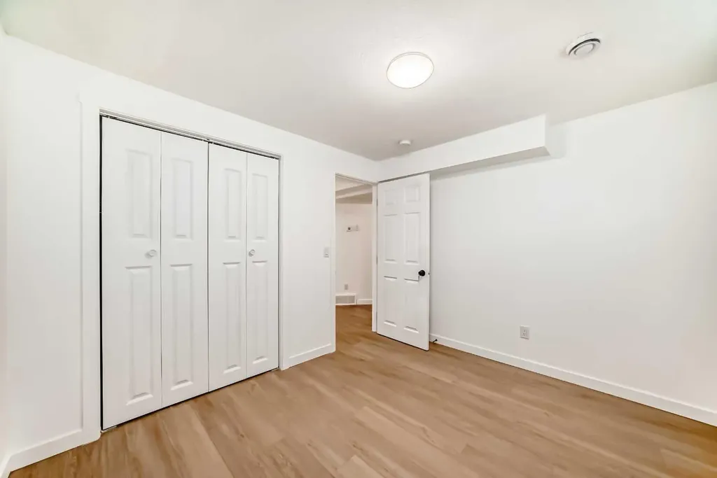 264 99 Avenue SE Calgary AB T2J0J1