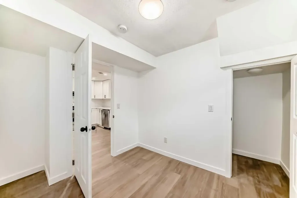 264 99 Avenue SE Calgary AB T2J0J1