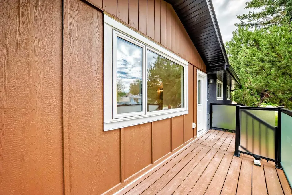 264 99 Avenue SE Calgary AB T2J0J1