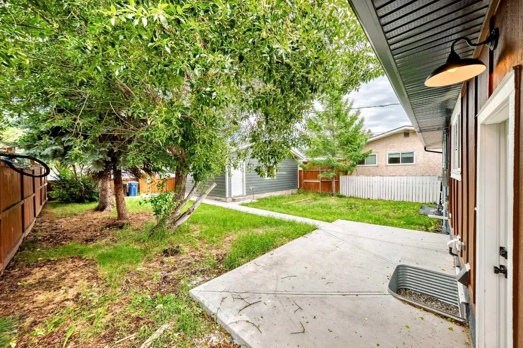 264 99 Avenue SE Calgary AB T2J0J1