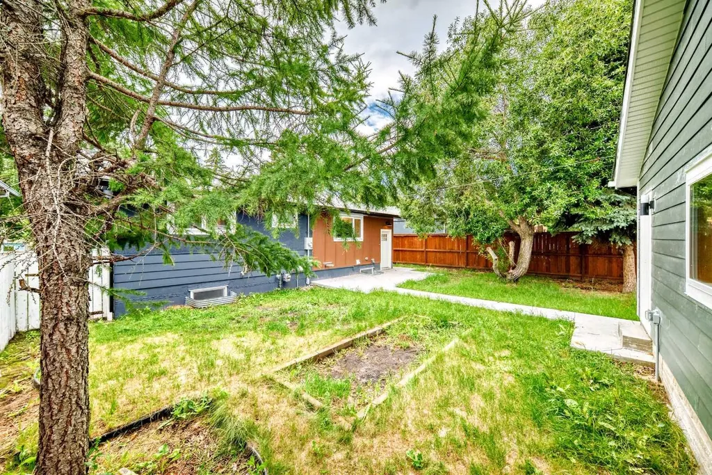 264 99 Avenue SE Calgary AB T2J0J1