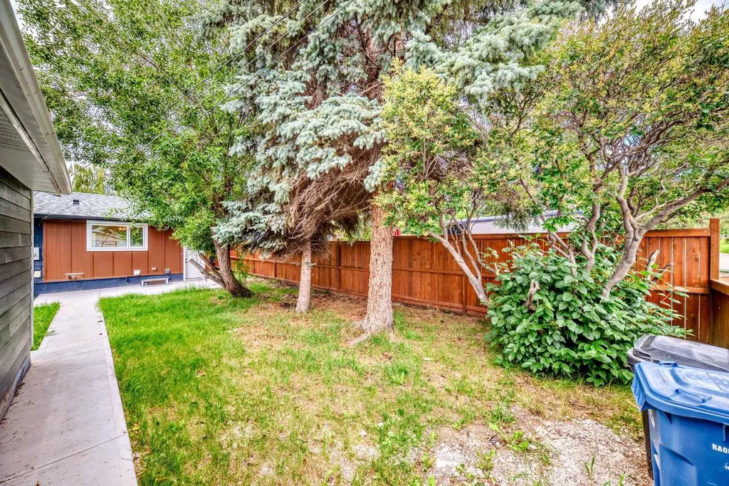 264 99 Avenue SE Calgary AB T2J0J1