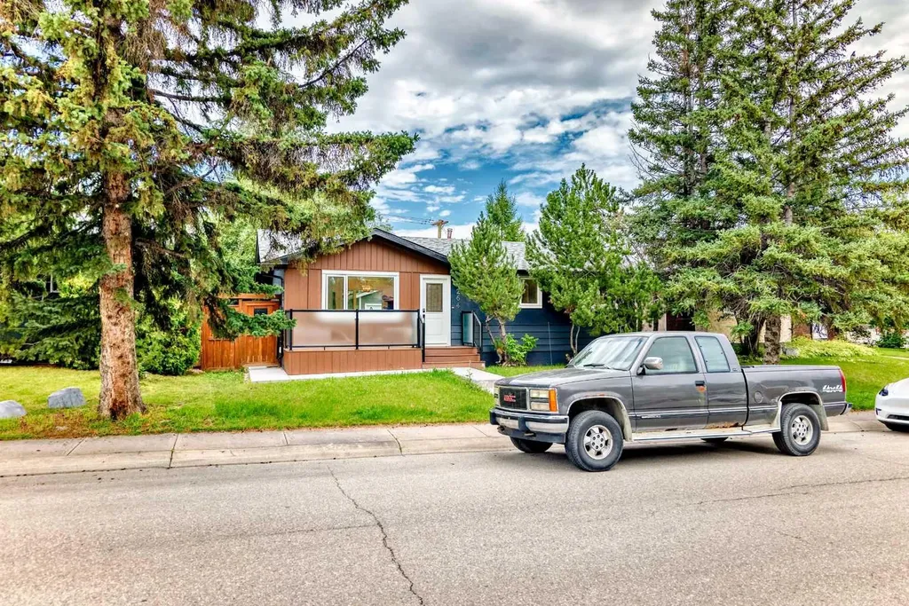 264 99 Avenue SE Calgary AB T2J0J1