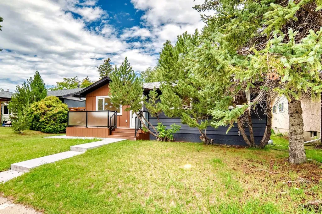 264 99 Avenue SE Calgary AB T2J0J1
