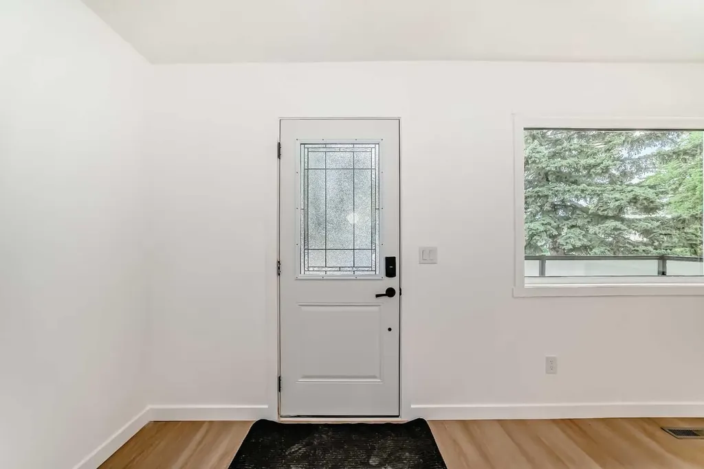 264 99 Avenue SE Calgary AB T2J0J1