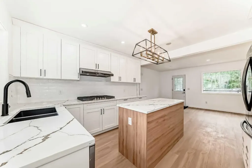 264 99 Avenue SE Calgary AB T2J0J1