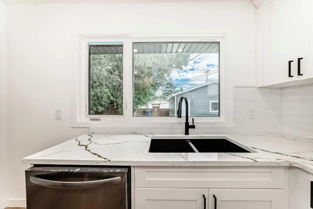 264 99 Avenue SE Calgary AB T2J0J1