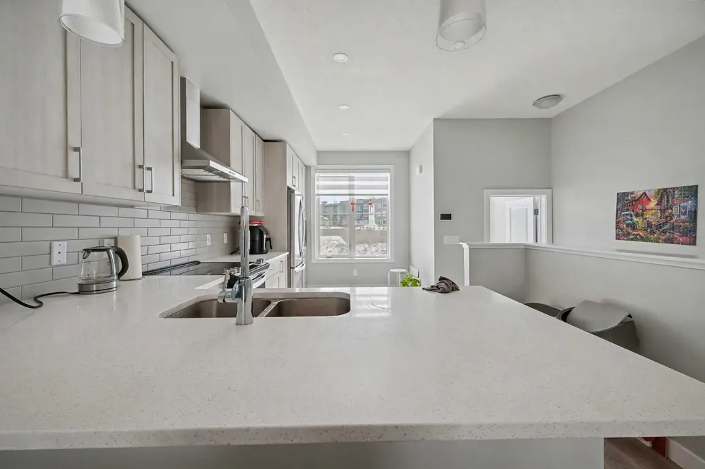 613 Sage Hill Grove NW Calgary AB T3R2A2