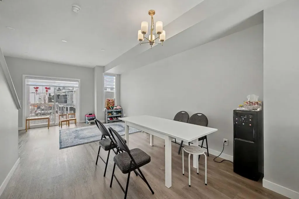 613 Sage Hill Grove NW Calgary AB T3R2A2