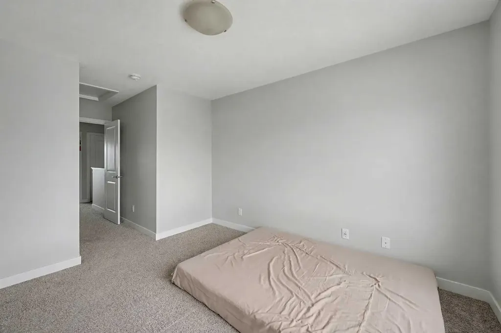 613 Sage Hill Grove NW Calgary AB T3R2A2