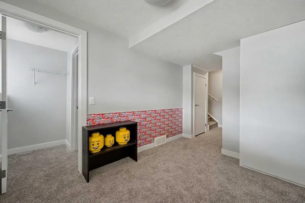 613 Sage Hill Grove NW Calgary AB T3R2A2