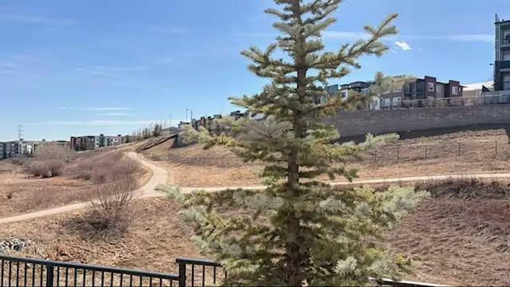 613 Sage Hill Grove NW Calgary AB T3R2A2