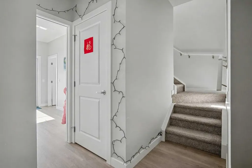 613 Sage Hill Grove NW Calgary AB T3R2A2