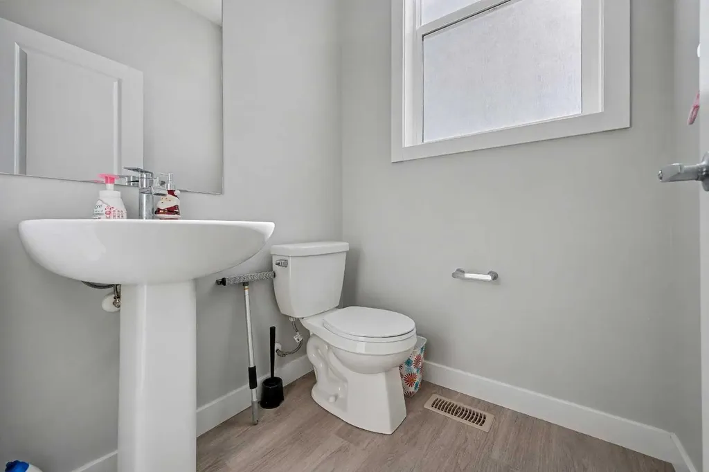 613 Sage Hill Grove NW Calgary AB T3R2A2
