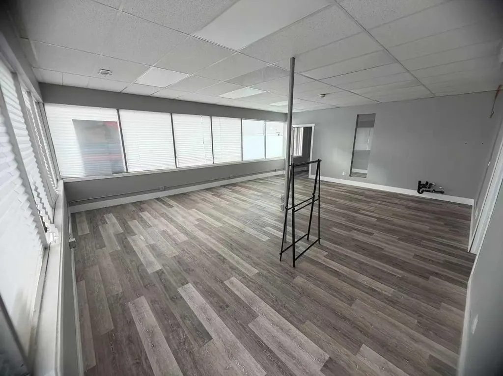 3505 32 Street NE Calgary AB T1Y 5Y9