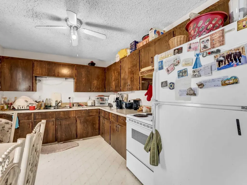10 3 Street SE Redcliff AB T0J 2P0