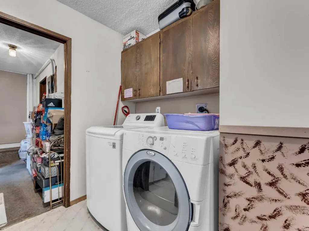 10 3 Street SE Redcliff AB T0J 2P0
