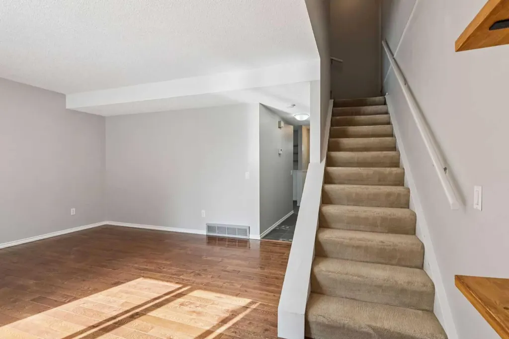 6503 Ranchview Drive NW Calgary AB T3G 1P2