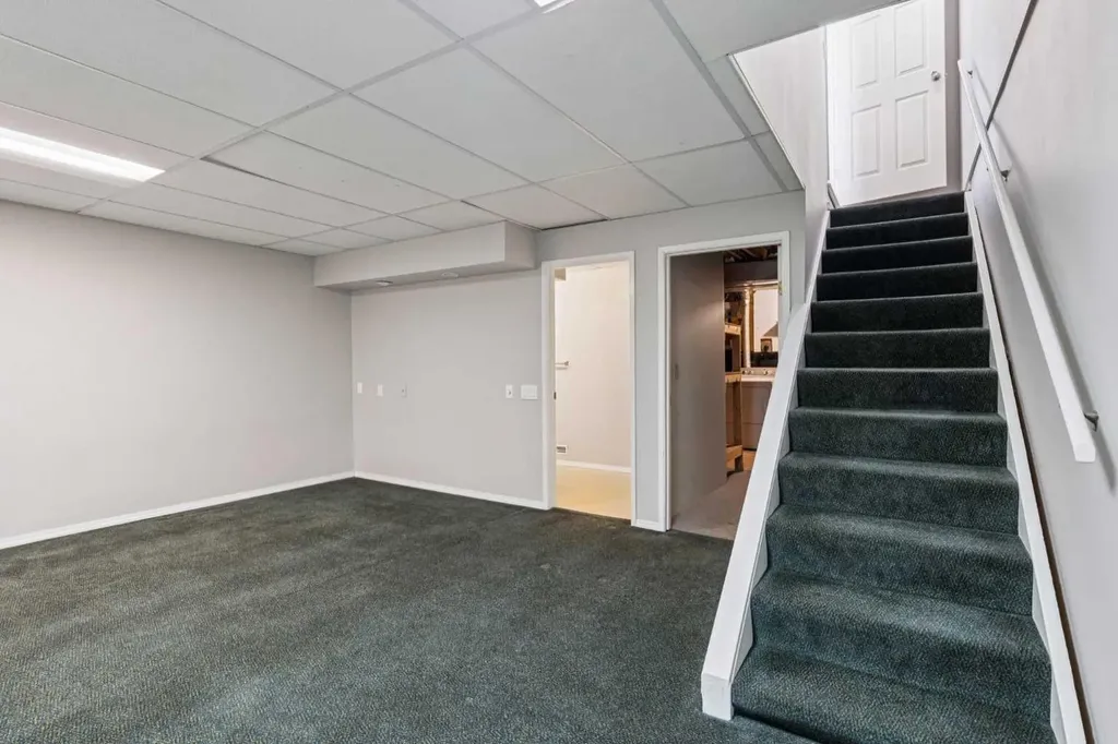 6503 Ranchview Drive NW Calgary AB T3G 1P2